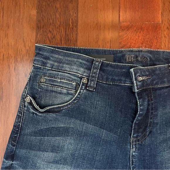 SALE! NWOT KUT from the Cloth MIA Toothpick Skinny Distressed Jeans. Size: 8. - Picture 6 of 14